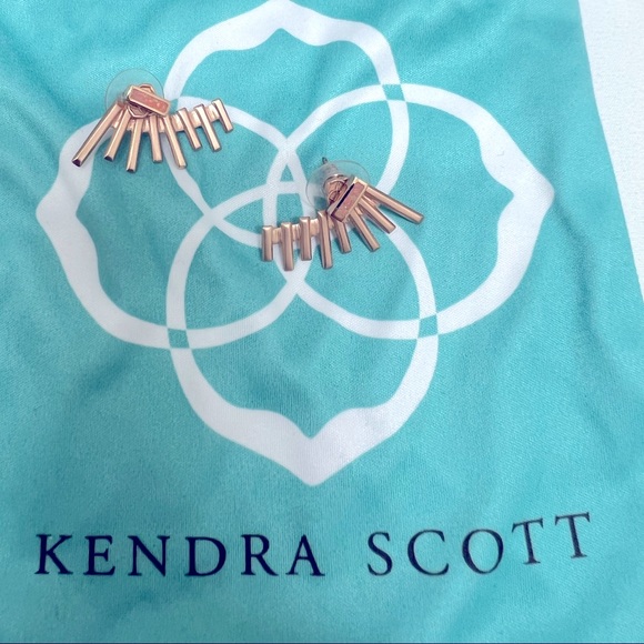 Kendra Scott Kellan 2 way ear climbers. Can be worn with or without the climber - Picture 1 of 3